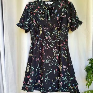 Cupcakes and Cashmere 🌺 black floral 🌺 Fully lined 🌺 excellent cond 🌺 small